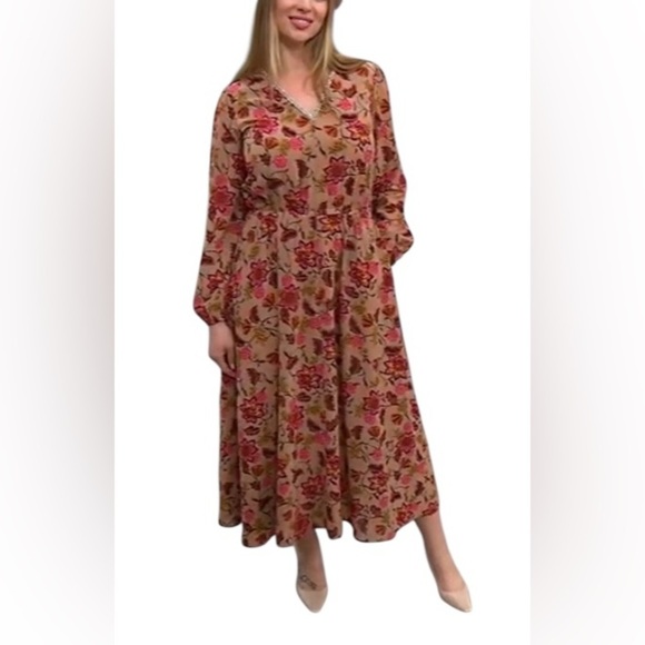 TWR HLL V neck Long Sleeve Maxi Dress - Picture 2 of 10